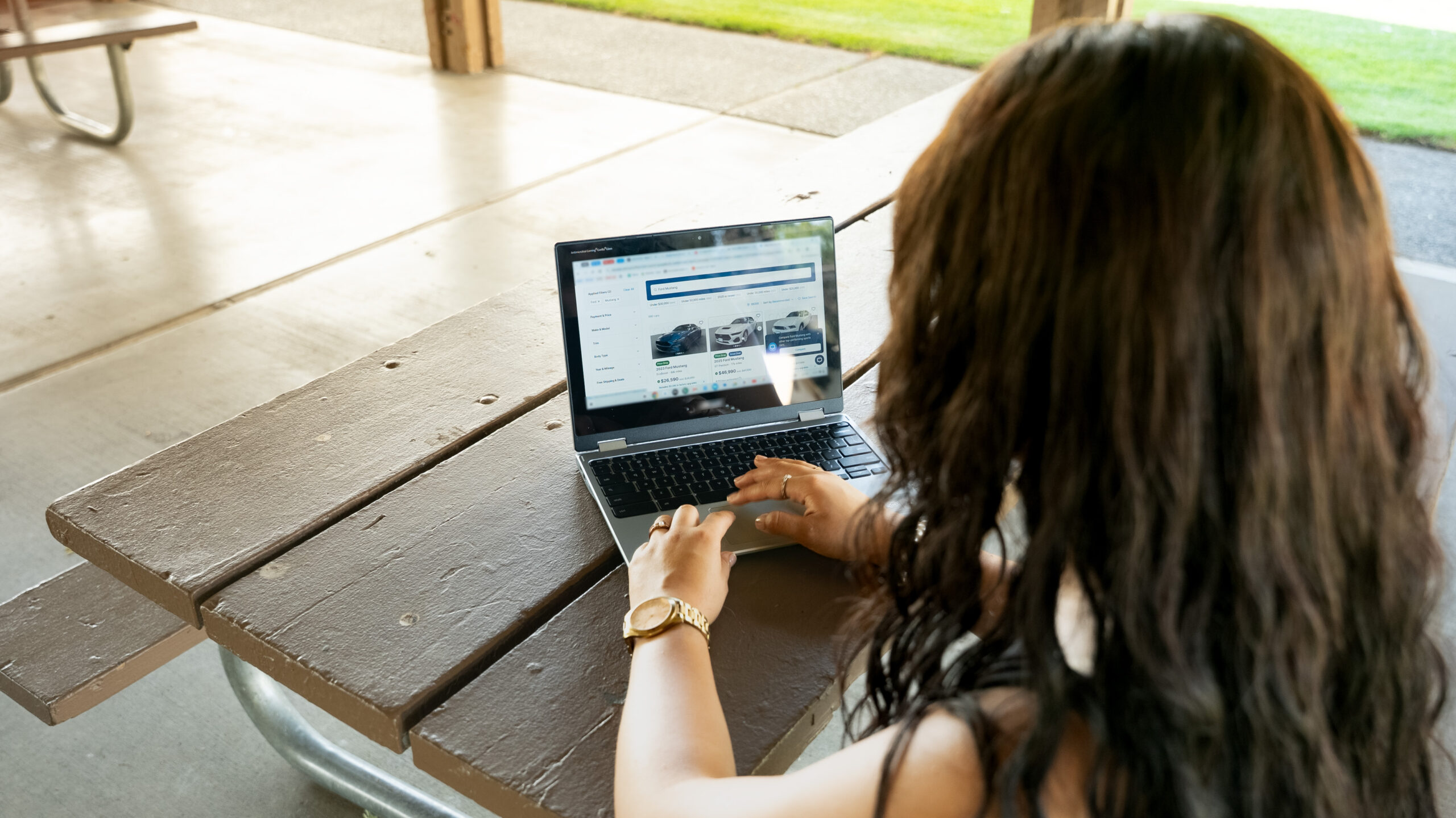 Washington driver weighing purchase options between a local dealership and Carvana